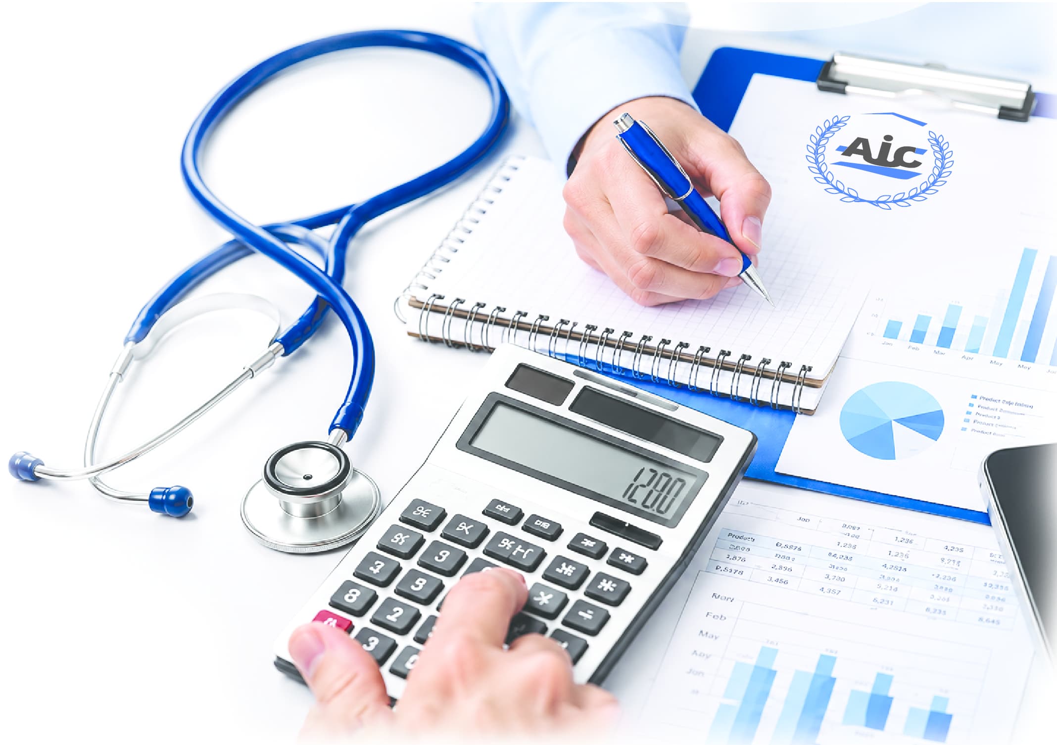 Estetoscopio, calculadora y la firma de un acuerdo: factoring médico y comercial de Asicorp
